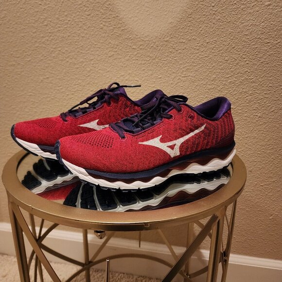 Mizuno Wave Sky Women's Size 10 Red Purple Knit Mesh Lace Up Running Sneaker - Picture 1 of 10